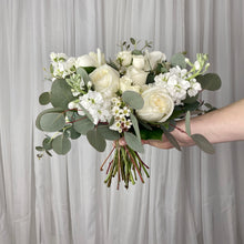 Load image into Gallery viewer, Loose &amp; Airy Bouquet
