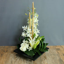 Load image into Gallery viewer, Flower Club 75
